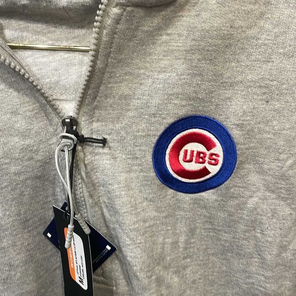 Brand NWT Antigua chicago cubs hoodie. Medium. - Picture 2 of 5